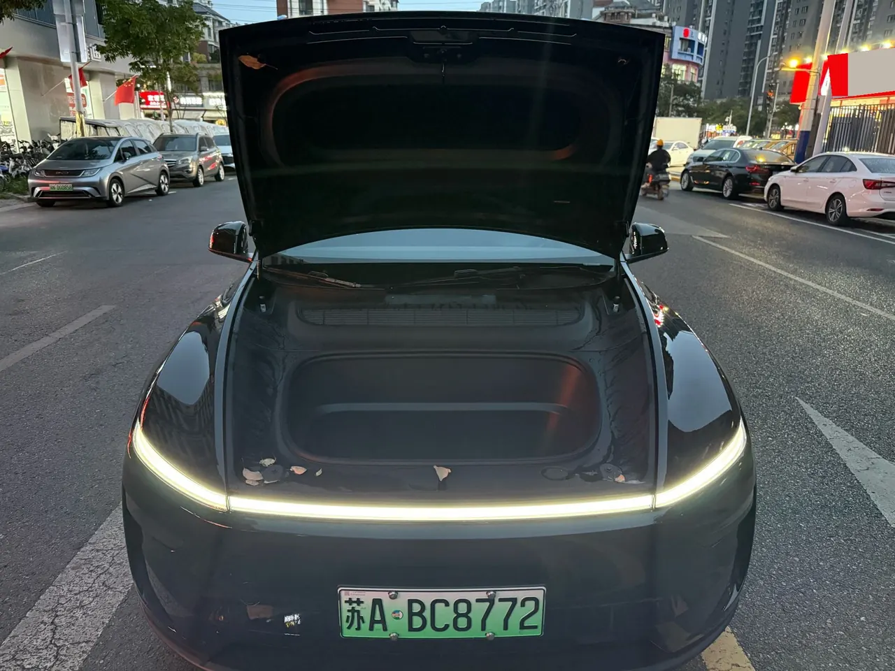 Tesla 2026 Model Y Rear-Wheel-Drive Automatic 9