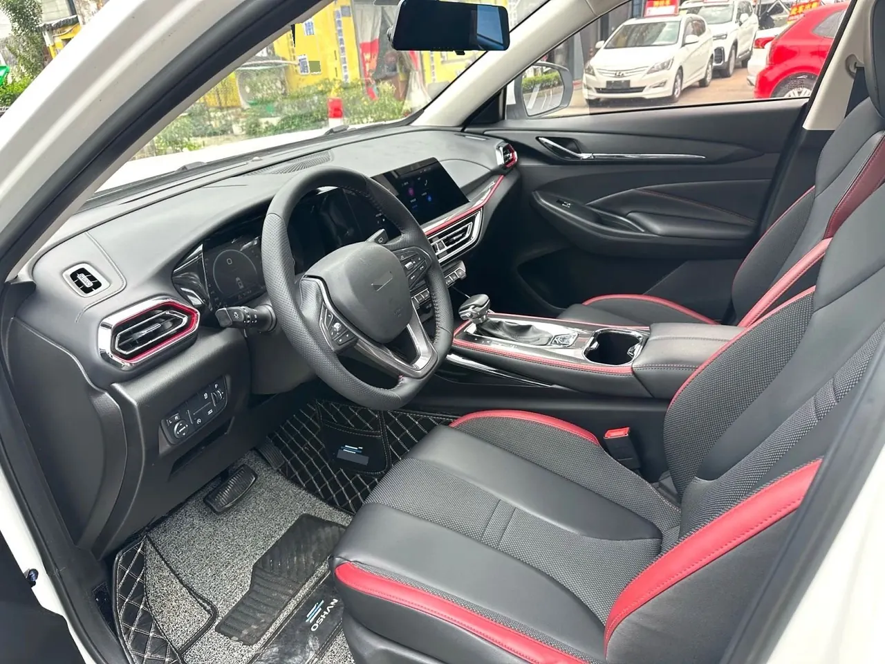 Oshan 2023 X5 1.5T Enjoy Deluxe Automatic Gear - View 1
