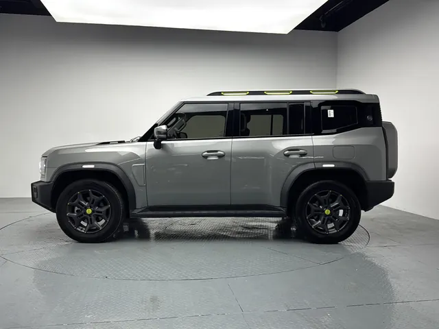 Jetour 2023 Traveler 2.0T Four-Wheel-Drive Cross-Country PRO Automatic 15