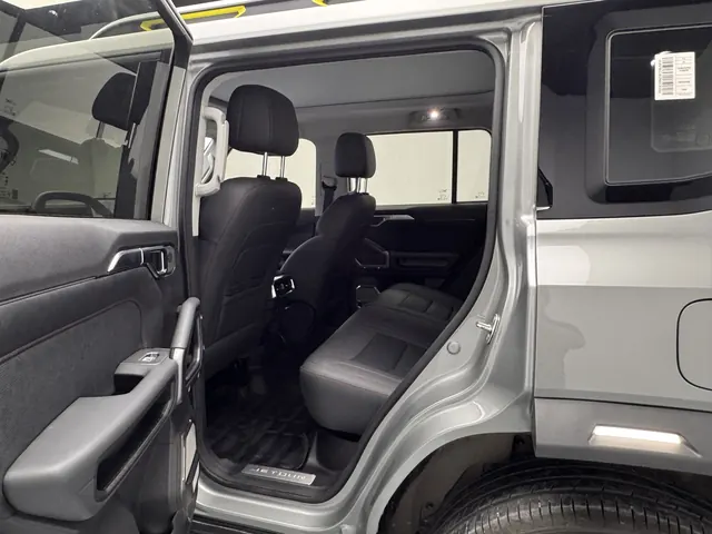 Jetour 2023 Traveler 2.0T Four-Wheel-Drive Cross-Country PRO Automatic 8