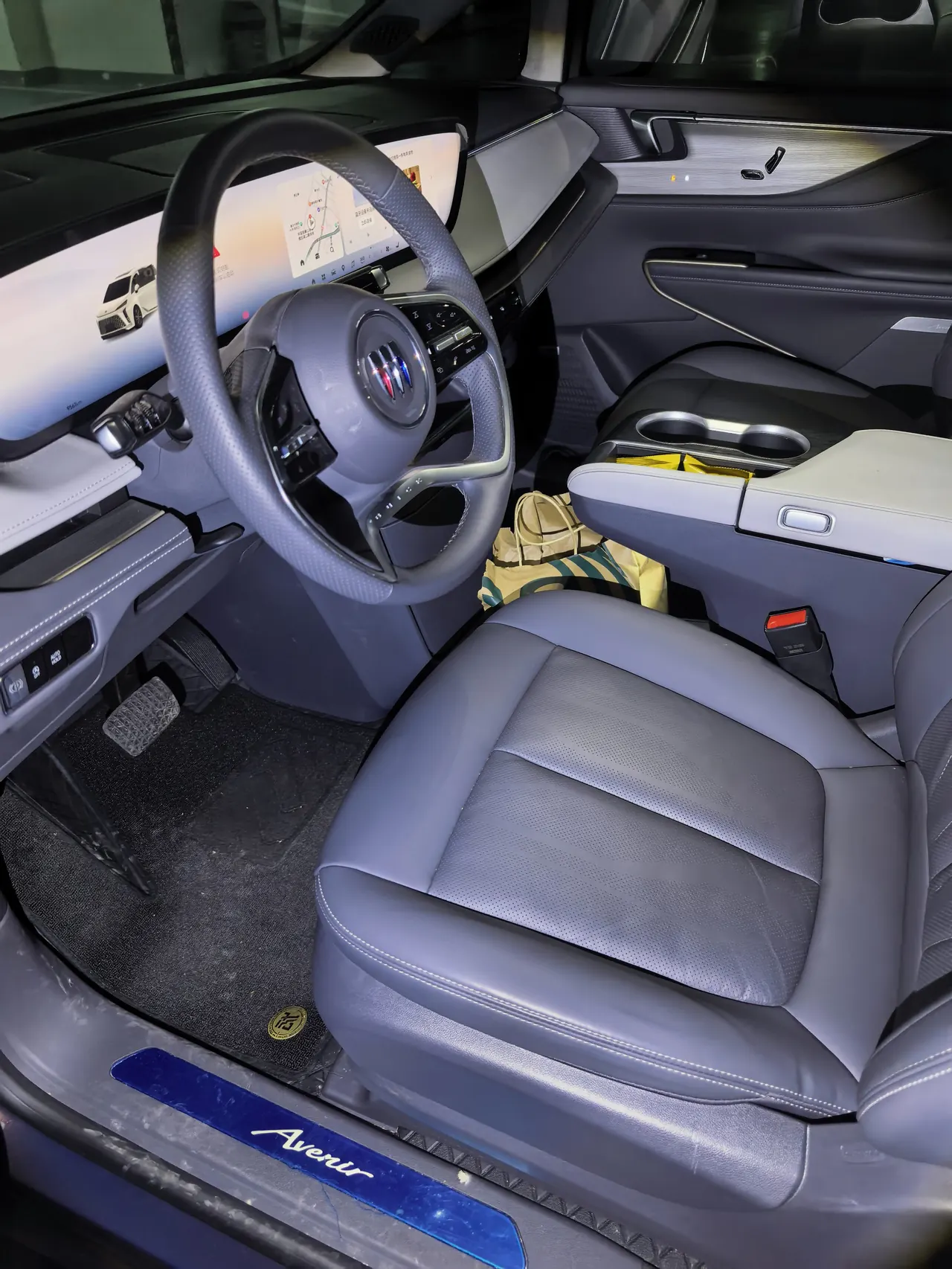 Buick 2026 GL8 ES Lu Zun 48V 2.0T Premium Edition Automatic Gear 4