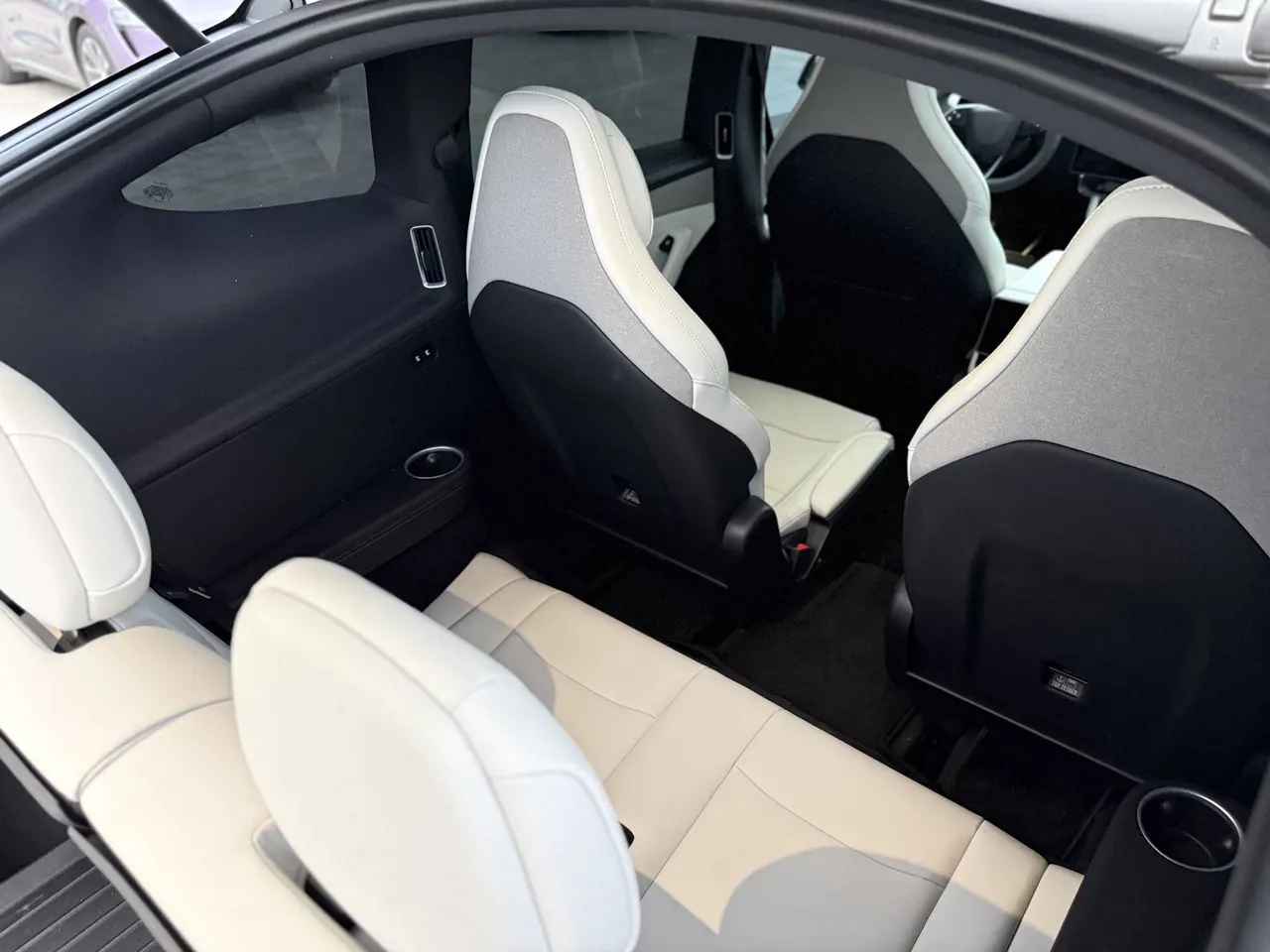 Tesla 2025 Model Y L Long Endurance All-Wheel Drive Automatic Transmission 10