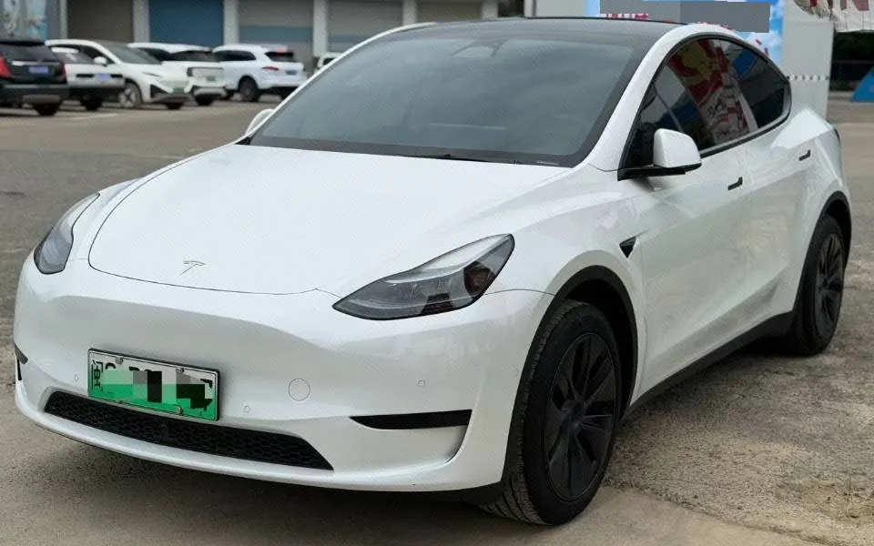 Open image lightbox: Tesla 2023 Model Y rear-wheel drive version automatic transmission