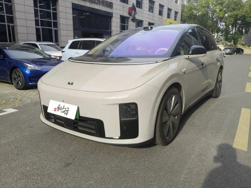 Li 2025 i8 Standard Edition Automatic Gear - View 1