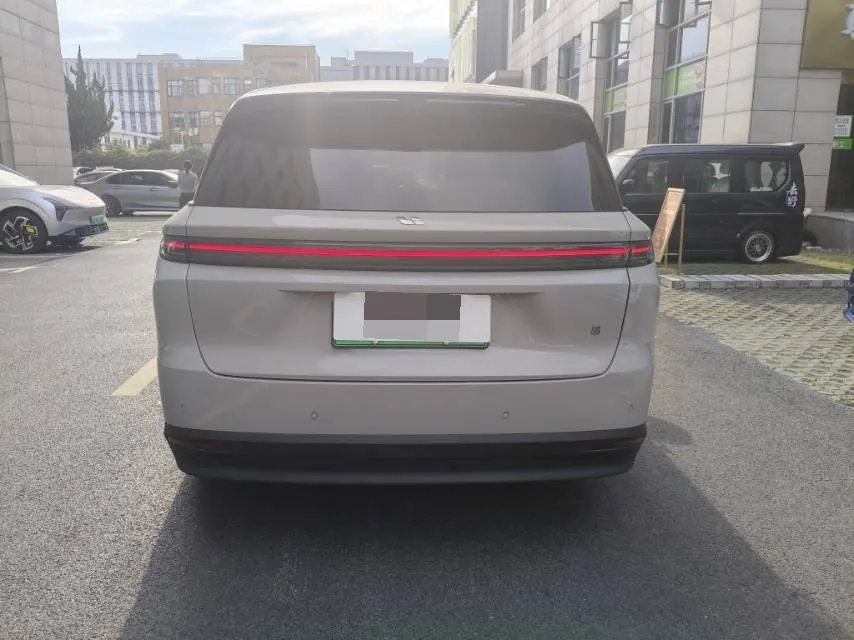 Li 2025 i8 Standard Edition Automatic Gear 4