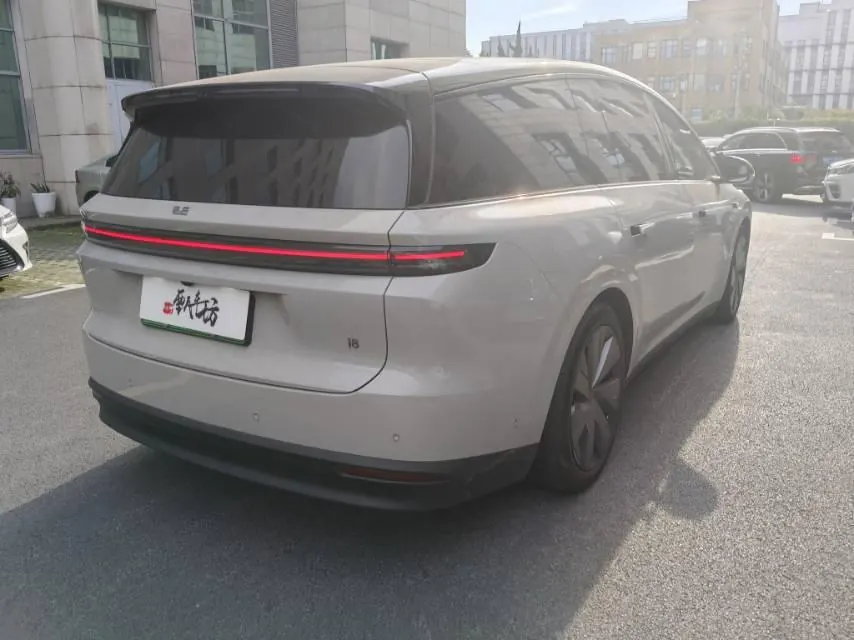 Li 2025 i8 Standard Edition Automatic Gear 6