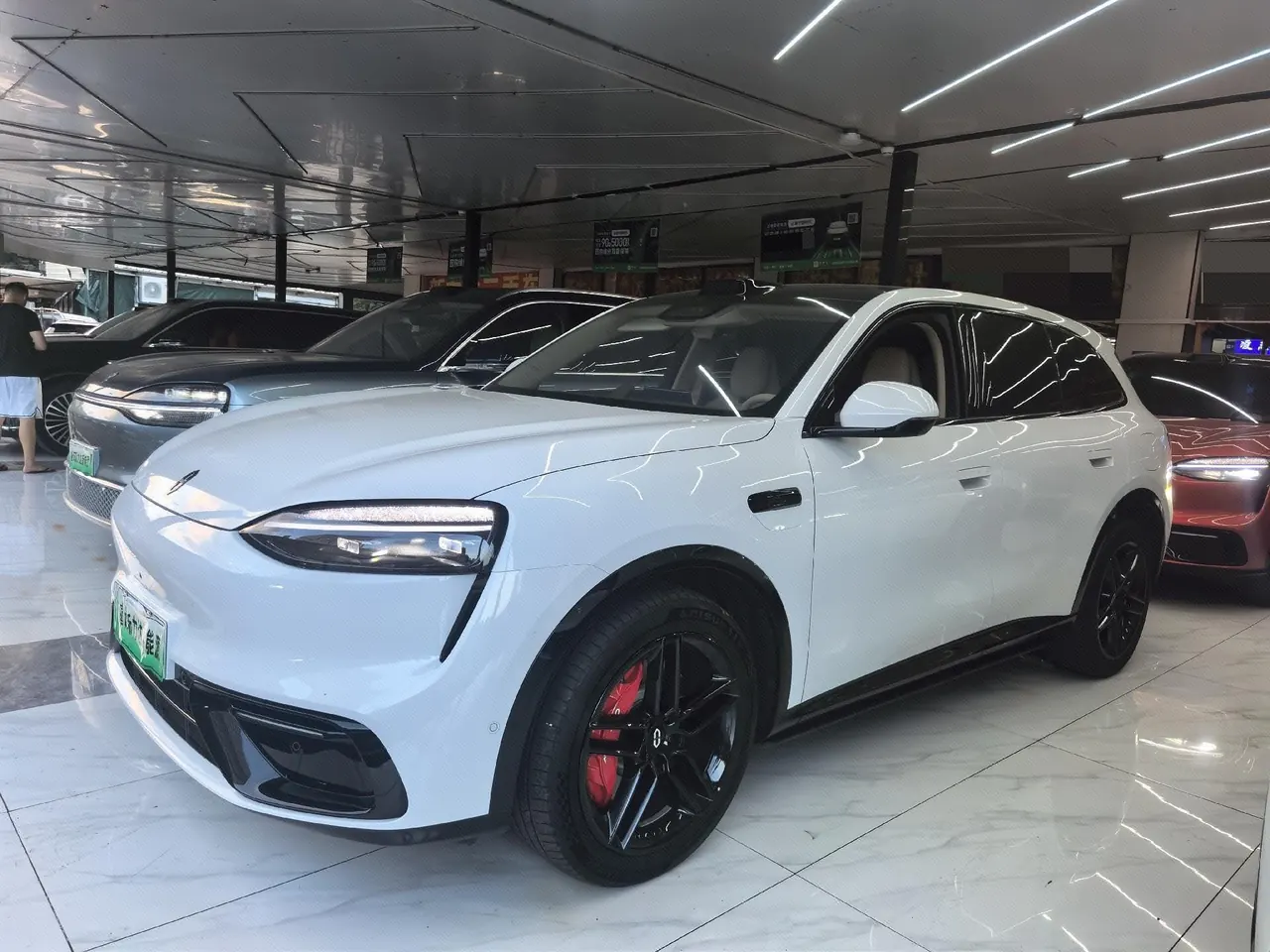 AITO 2026 AITO M6 Ultra 4WD Edition Automatic Gear - View 1