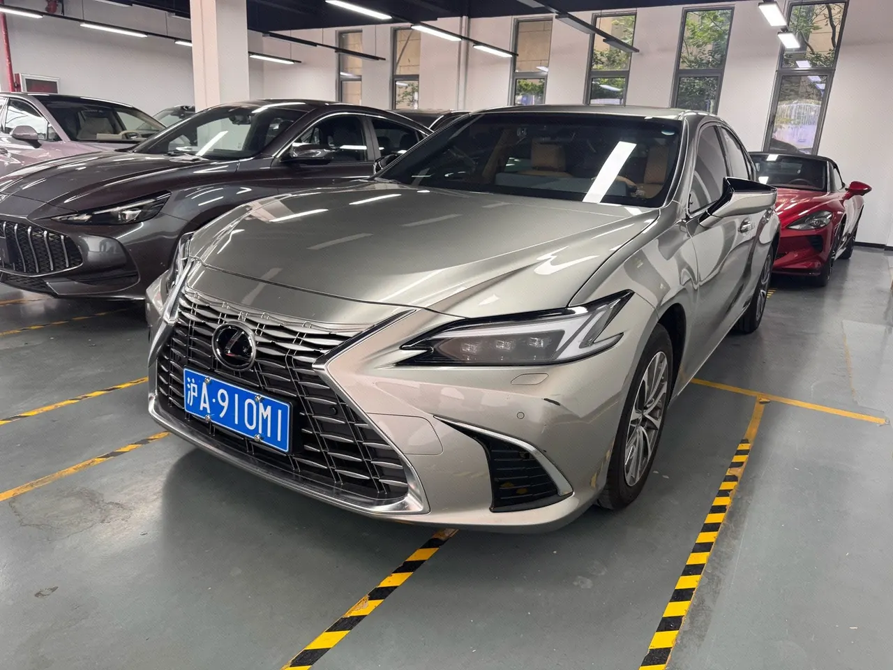 Open image lightbox: Lexus ES (Imported) 2025 ES200 2.0 Stepless Edition Automatic Gear