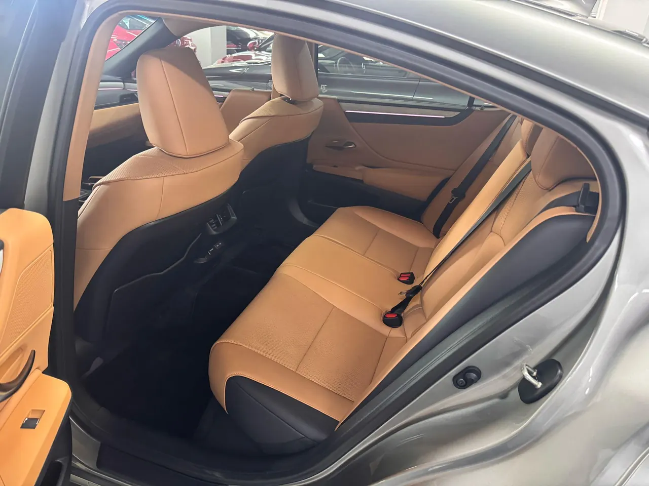 Lexus ES (Imported) 2025 ES200 2.0 Stepless Edition Automatic Gear 3