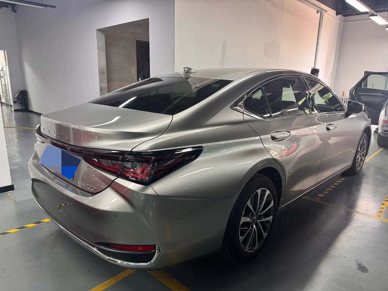 Lexus ES (Imported) 2025 ES200 2.0 Stepless Edition Automatic Gear 4