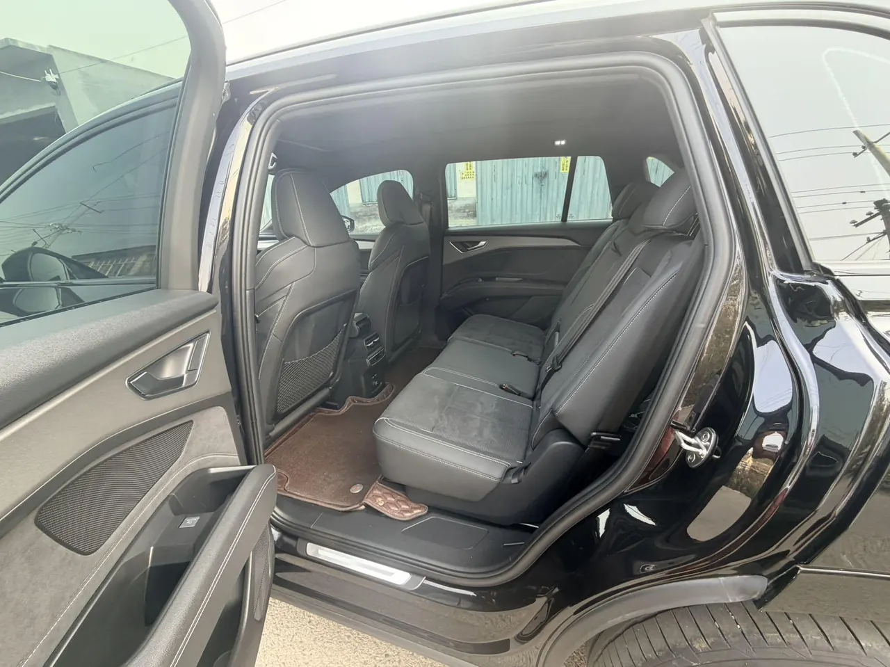 Audi 2023 Q5 e-tron 40 star shine mecha set automatic gear 2