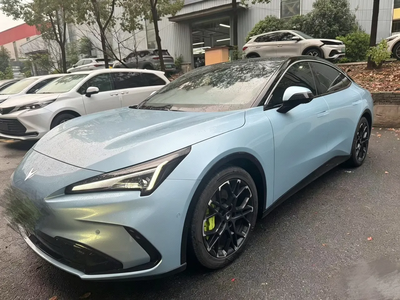 打开图片灯箱:ARCFOX 2026 α S 5 650 yuan Four-wheel Drive Edition 390kW Automatic Gear