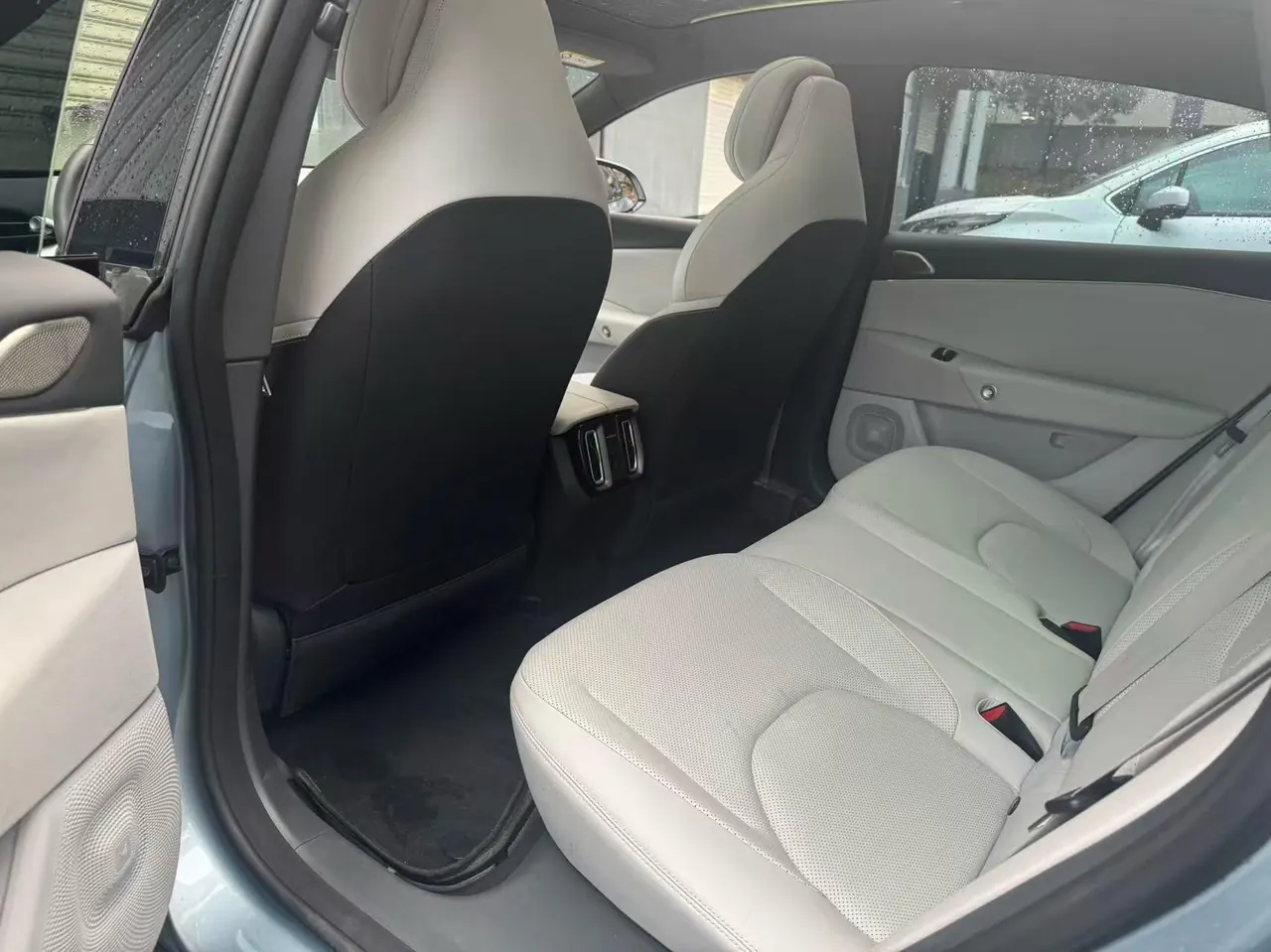 ARCFOX 2026 α S 5 650 yuan Four-wheel Drive Edition 390kW Automatic Gear 4