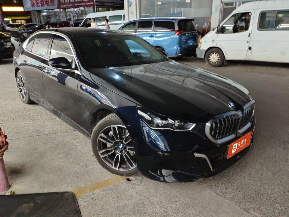 BMW 5 Series 2024 model 530Li 48V 2.0T Leading Edition M Sport Package Automatic 2