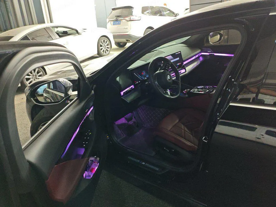 BMW 5 Series 2024 model 530Li 48V 2.0T Leading Edition M Sport Package Automatic 3