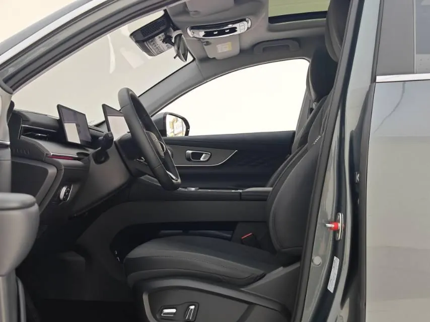 Chery 2025 Tiggo 8 PLUS 1.6TGDI 290TGDI Luxury Automatic Gear 8