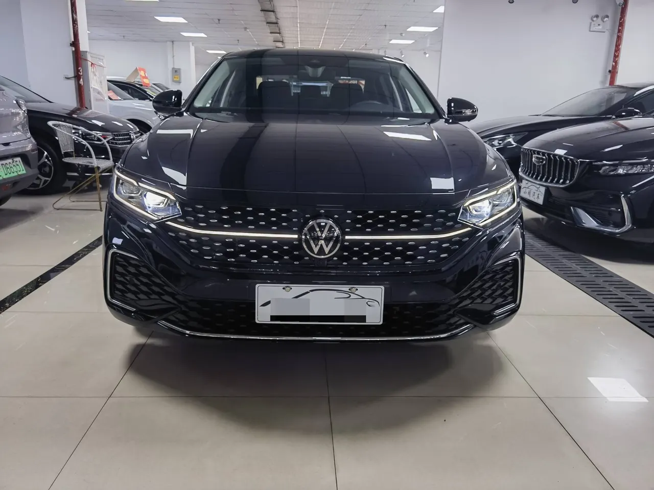 Volkswagen 2025 Passat 2.0TSI 380TSI outstanding star dragon version automatic gear 2