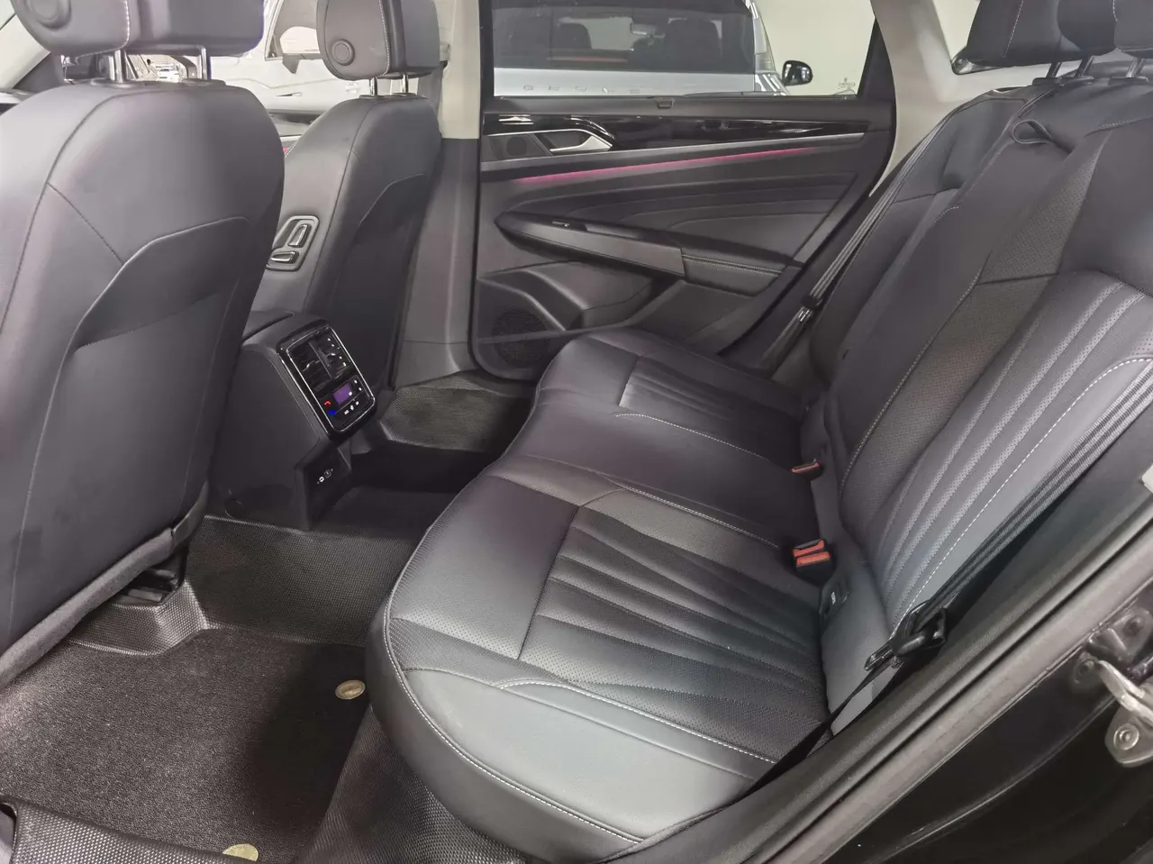 Volkswagen 2025 Passat 2.0TSI 380TSI outstanding star dragon version automatic gear 6
