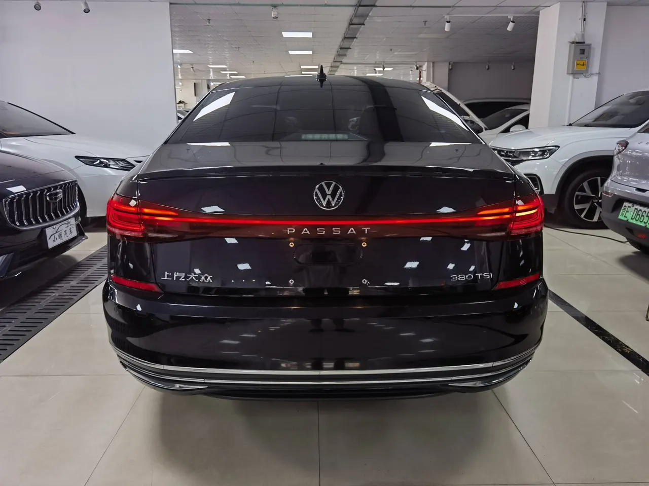 Volkswagen 2025 Passat 2.0TSI 380TSI outstanding star dragon version automatic gear 9