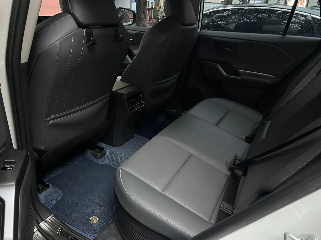 Toyota 2026 RAV4 Rongfang Double Engine 2.0 Stepless Two-Drive Deluxe Automatic Gear 4
