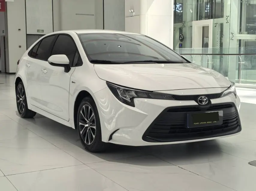 Toyota 2024 Lei Ling Shuangqing 1.8 Stepless Intelligent Electric Hybrid Leading Edition Automatic Gear 3