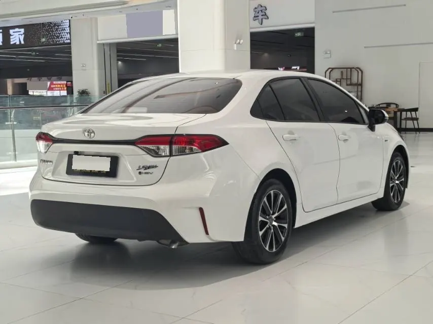 Toyota 2024 Lei Ling Shuangqing 1.8 Stepless Intelligent Electric Hybrid Leading Edition Automatic Gear 4