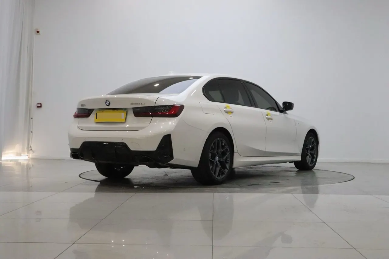 BMW 3 Series 2025 330Li 2.0T M Sports Obsidian Night Suit Automatic Gear 6