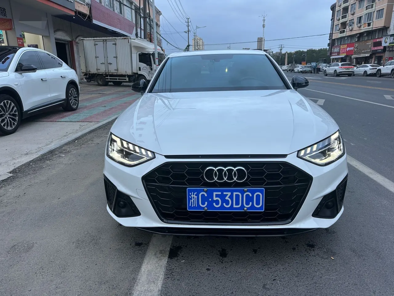Audi 2024 A4L 2.0TFSI 40TFSI Deluxe Dynamic Automatic 2