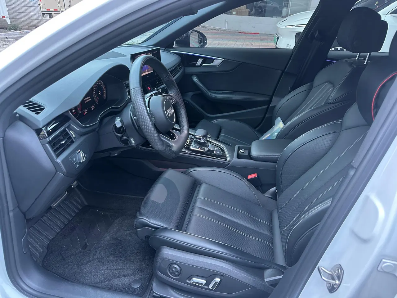 Audi 2024 A4L 2.0TFSI 40TFSI Deluxe Dynamic Automatic 4