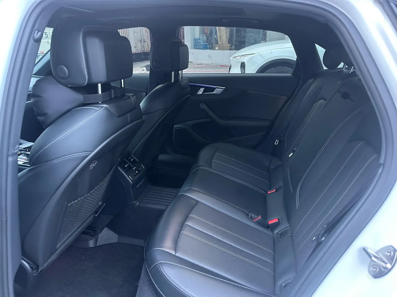 Audi 2024 A4L 2.0TFSI 40TFSI Deluxe Dynamic Automatic 5