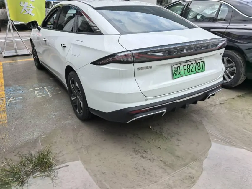 Geely Galaxy 2024 L6 1.5T 125km Creative Edition Automatic Gear 3