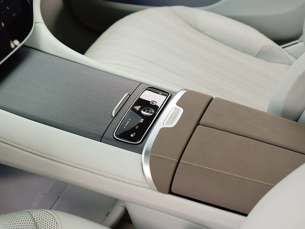 Mercedes Benz EQS (Imported) 2022 EQS 450 Deluxe Edition Automatic Gear 10