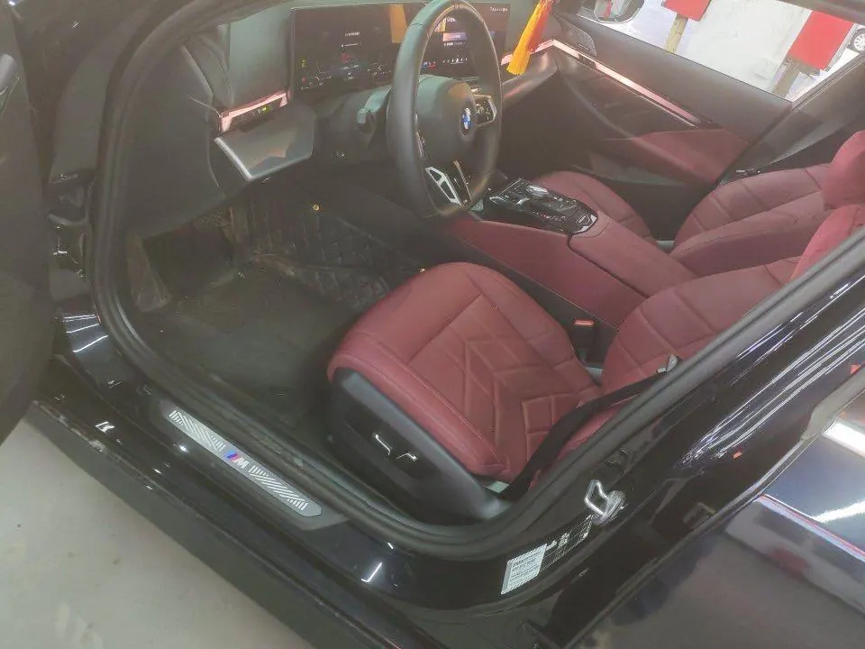 BMW 5 Series 2024 model 530Li 48V 2.0T Leading Edition M Sport Package Automatic 3