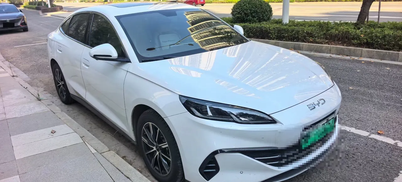 BYD 2024 Seal 06 DM-i 1.5 Stepless 120KM Honorable Automatic Gear 2
