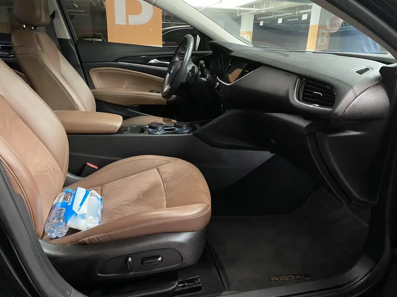 Buick 2020 Regal 2.0T 652T Luxury Automatic Gear 3