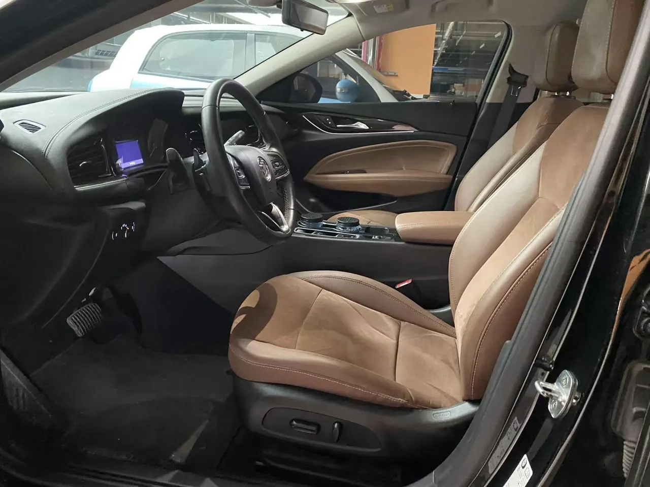 Buick 2020 Regal 2.0T 652T Luxury Automatic Gear 4