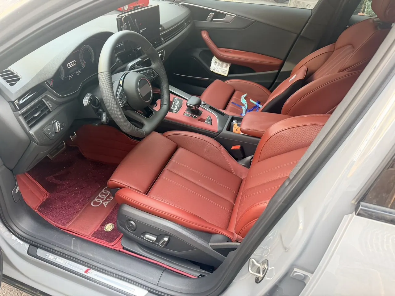 Audi 2024 A4L 2.0TFSI 40TFSI Deluxe Dynamic (Starry Night Edition) Automatic Gear 2