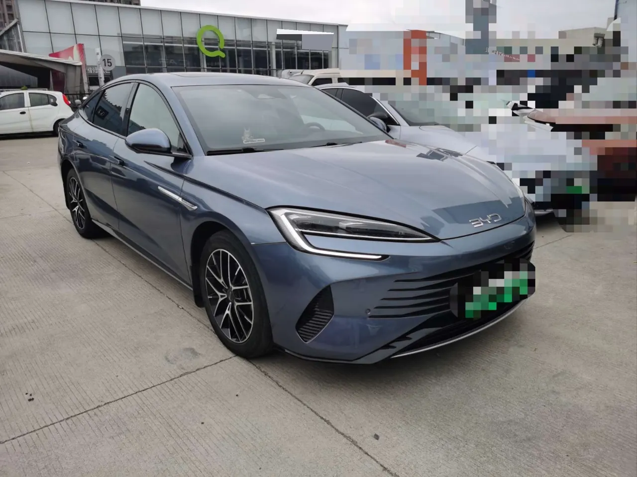 BYD 2024 Seal DM-i 1.5T Stepless Glory Edition 121km Honorable Automatic Gear 2