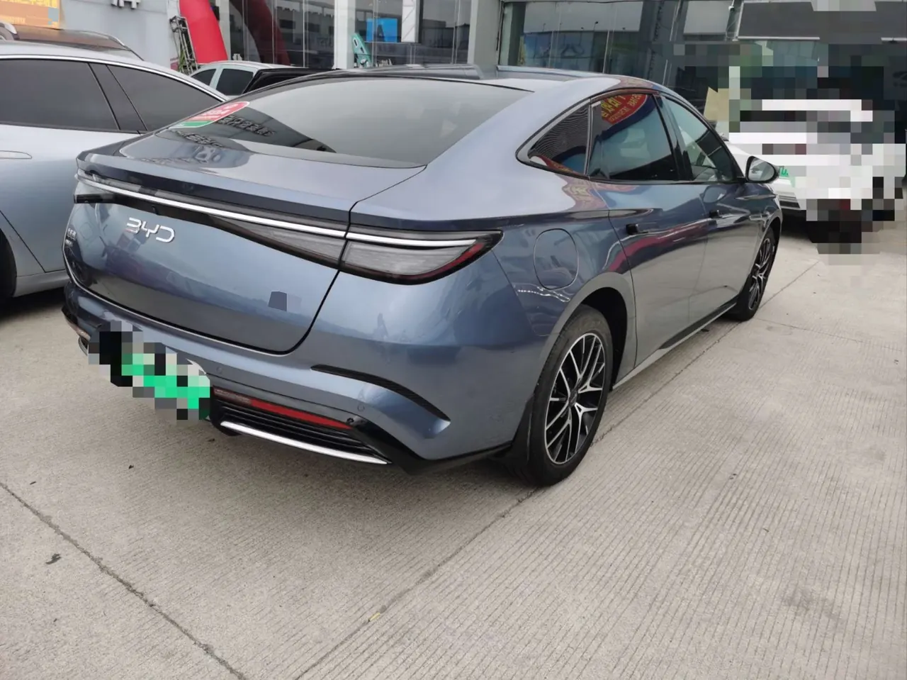 BYD 2024 Seal DM-i 1.5T Stepless Glory Edition 121km Honorable Automatic Gear 3