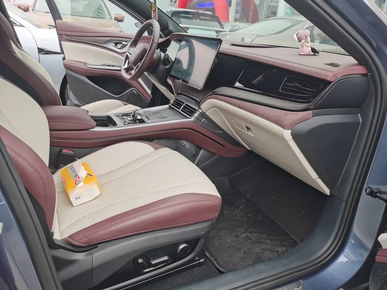 BYD 2024 Seal DM-i 1.5T Stepless Glory Edition 121km Honorable Automatic Gear 5
