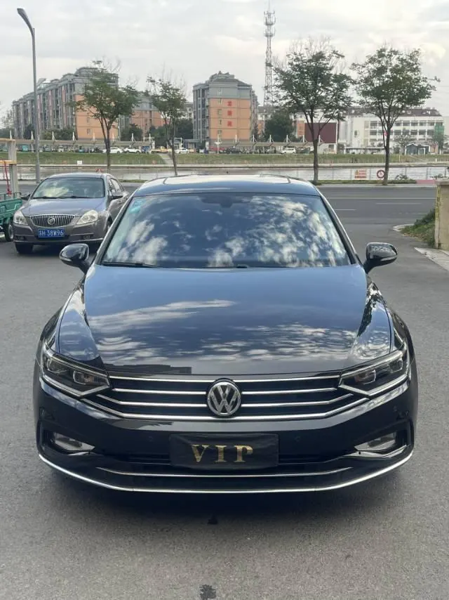 Volkswagen 2020 Magotan 2.0TSI 330TSI luxury automatic transmission 2