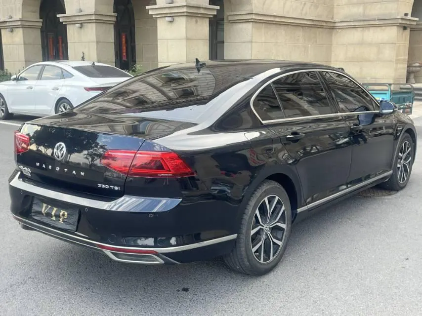 Volkswagen 2020 Magotan 2.0TSI 330TSI luxury automatic transmission 3