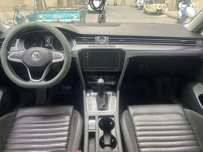 Volkswagen 2020 Magotan 2.0TSI 330TSI luxury automatic transmission 5