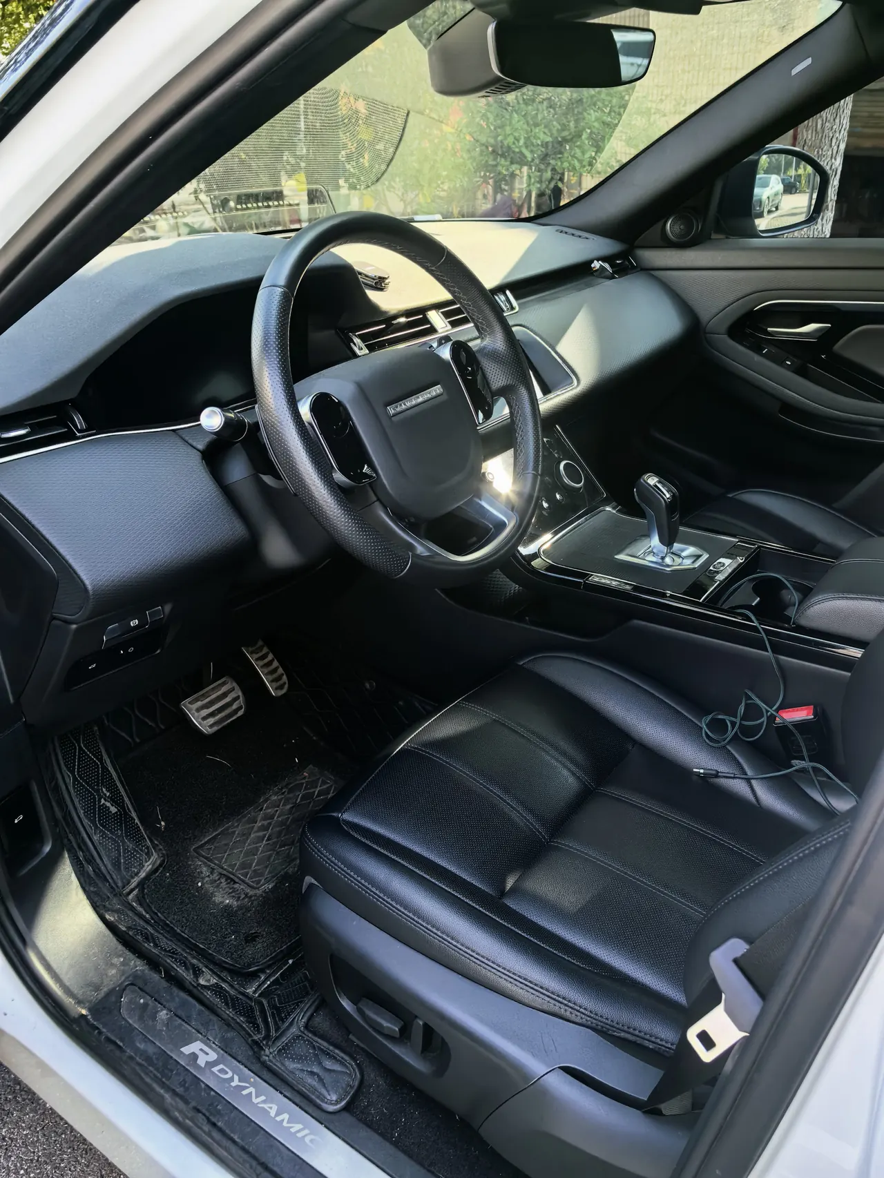 Land Rover 2020 Range Rover Aurora 48V 2.0T 249PS R-DYNAMIC SE Sports Technology Edition Automatic Gear 3