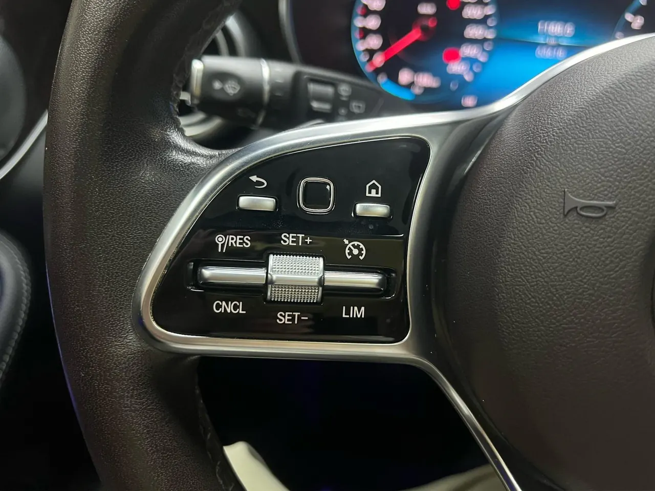 Mercedes Benz 2020 GLC 260 L 4MATIC 2.0T Luxury Automatic 12