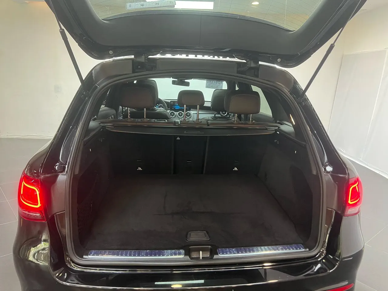 Mercedes Benz 2020 GLC 260 L 4MATIC 2.0T Luxury Automatic 18
