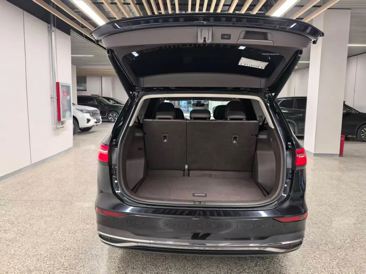 Volkswagen 2020 Wei (Viloran) 2.0TSI 380TSI Premium Edition Automatic Gear 3