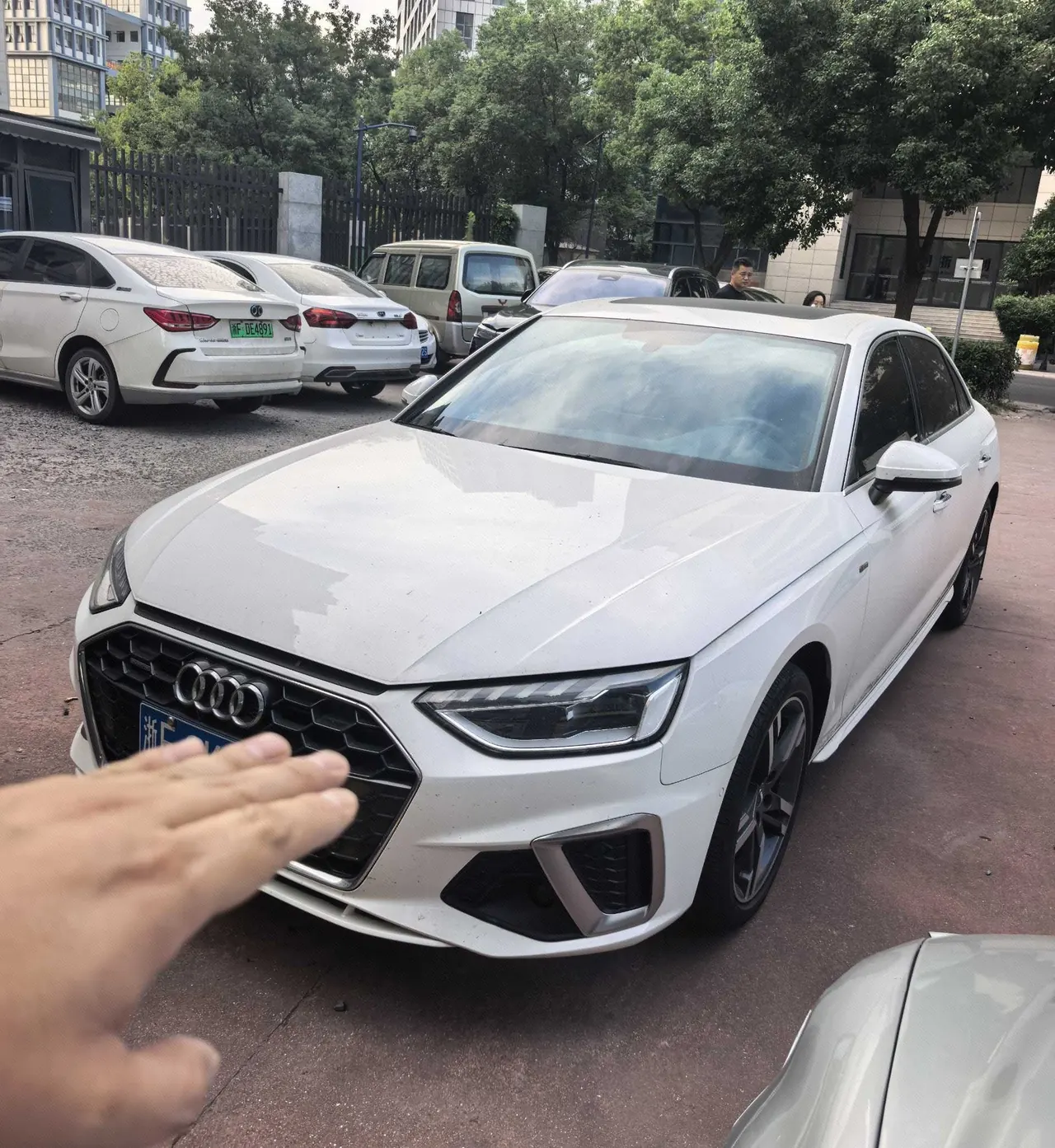 Open image lightbox: Audi 2020 A4L 2.0TFSI 40TFSI Quattro Deluxe Dynamic Automatic