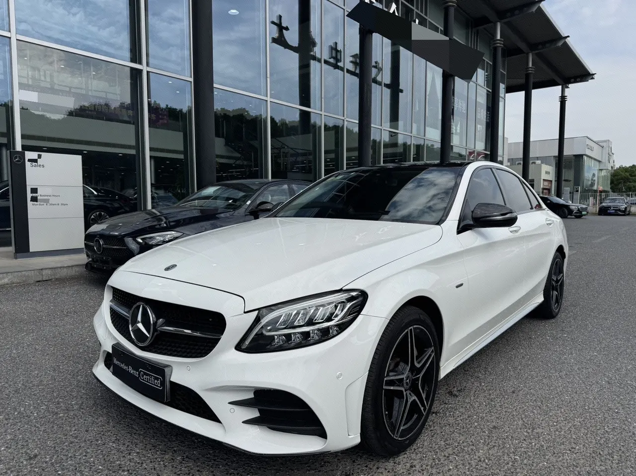 打开图片灯箱:Mercedes Benz Class C 2021 C 260 L 48V 1.5T Sports Edition Automatic Gear