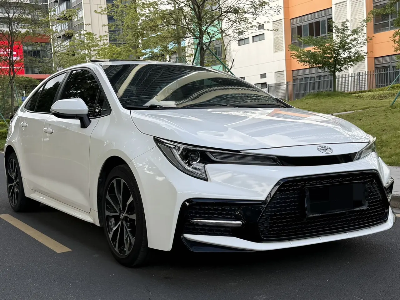 Toyota 2022 Lei Ling 1.2T Stepless 185T Sports Edition Automatic Gear 3